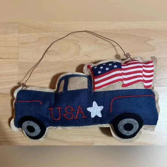 Patriotic Pick Up Truck Wall Hanging - Picture 4 of 6